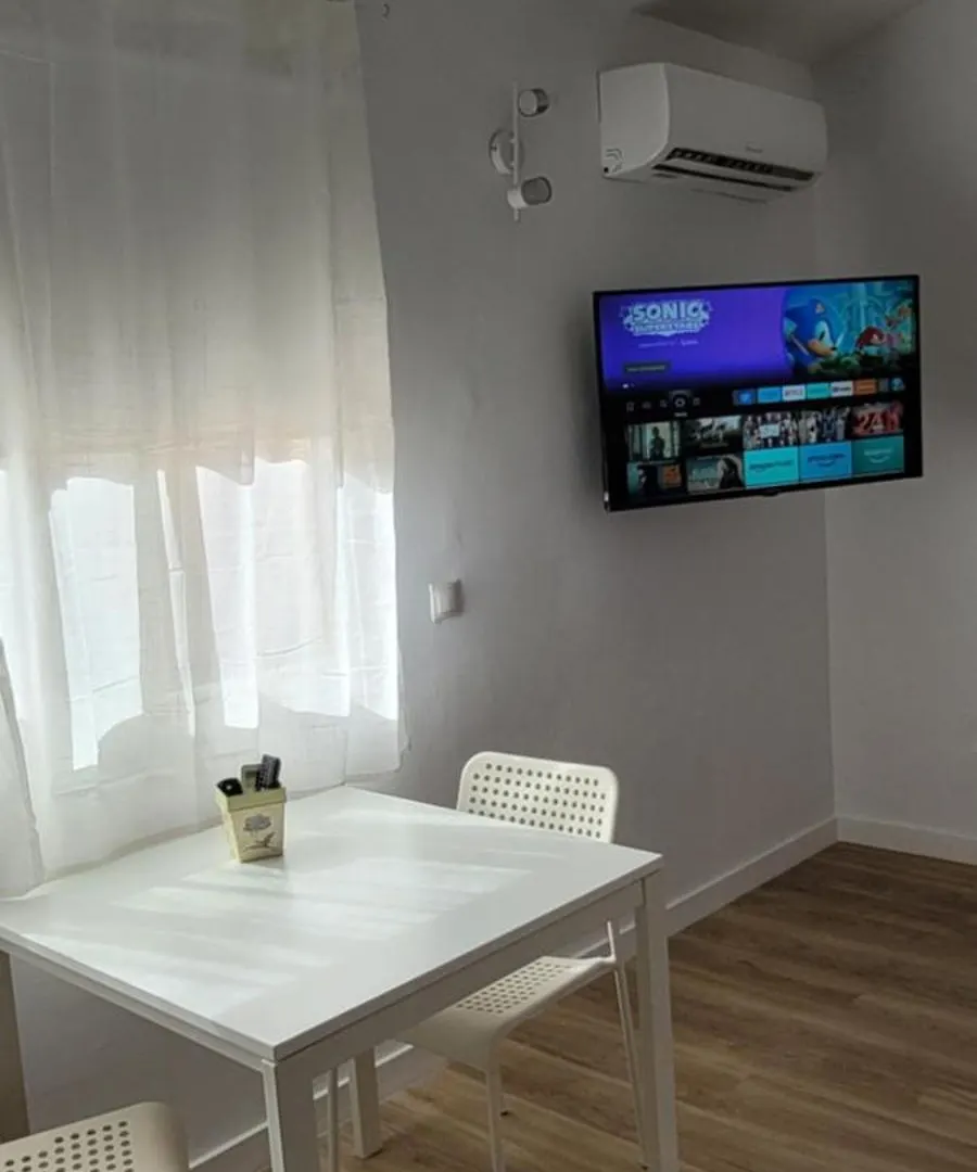 Appartamento Estudio En Torremolinos - La Carihuela - Wifi 365 Mbps - Fire Stick Amazon - Playa A 50 Metros