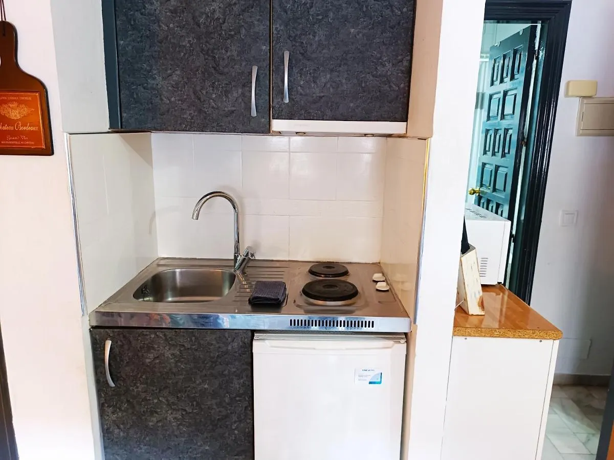 Apartment Estudio En Torremolinos - La Carihuela - Wifi 365 Mbps - Fire Stick Amazon - Playa A 50 Metros