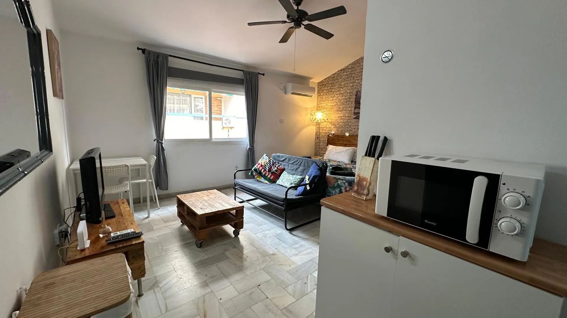 Estudio En Torremolinos - La Carihuela - Wifi 365 Mbps - Fire Stick Amazon - Playa A 50 Metros