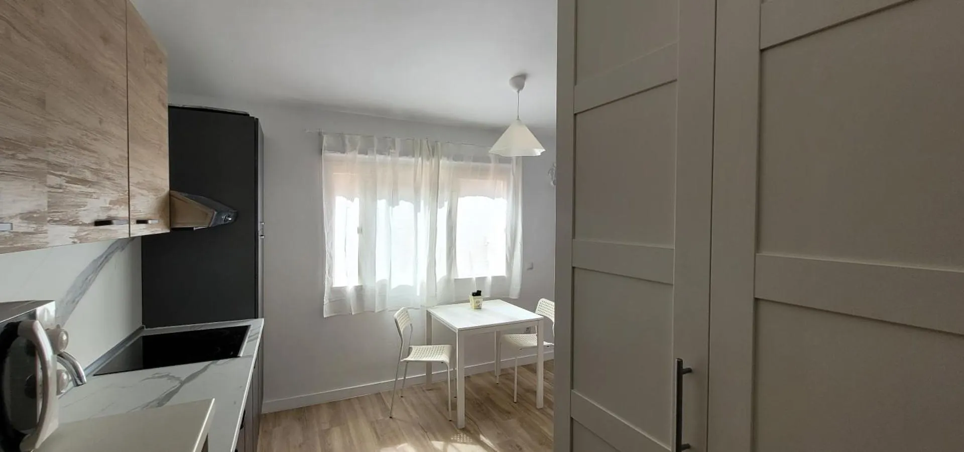 Apartment Estudio En Torremolinos - La Carihuela - Wifi 365 Mbps - Fire Stick Amazon - Playa A 50 Metros Spain