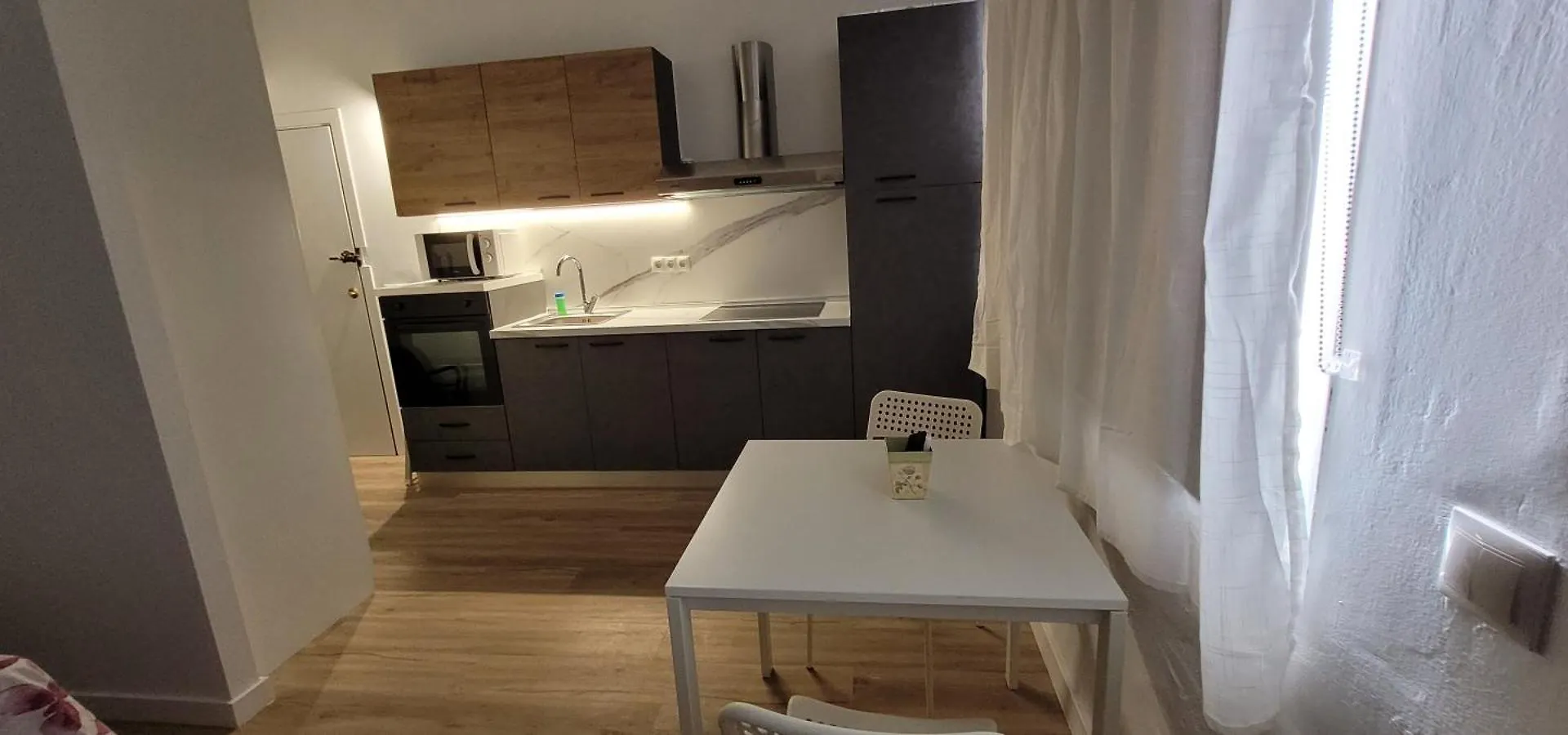 Estudio En Torremolinos - La Carihuela - Wifi 365 Mbps - Fire Stick Amazon - Playa A 50 Metros Apartment